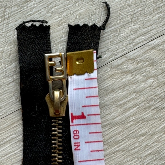Vintage Fendi Zipper - Picture 8 of 8